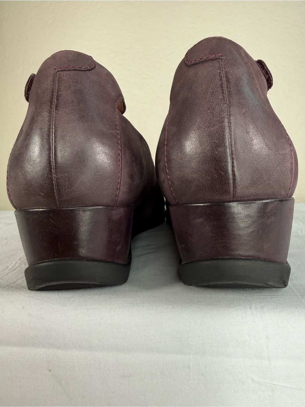 Dansko Shaylee Waterproof Leather Wedge Pumps Muted Fig Color Size 39 EUC - Picture 11 of 16